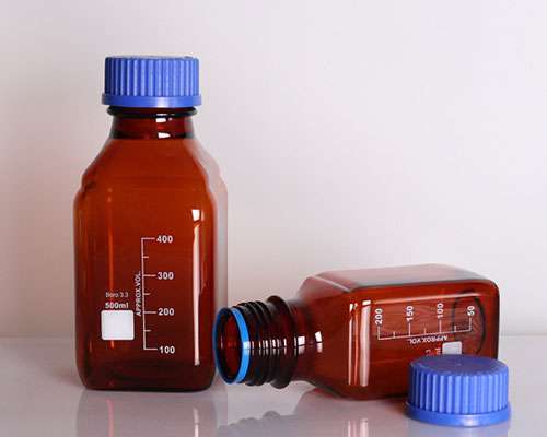 Amber Reagent Bottles with Blue Caps